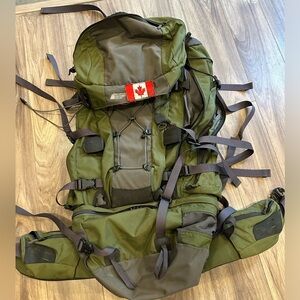 MEC pack, used heavy duty pack. All the clips work